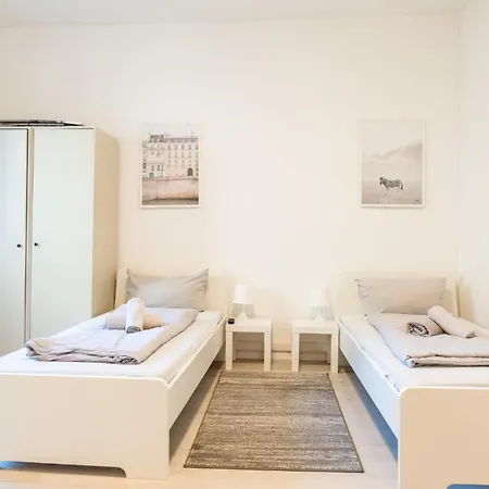 Bege Teamlodge * Гельзенкирхен